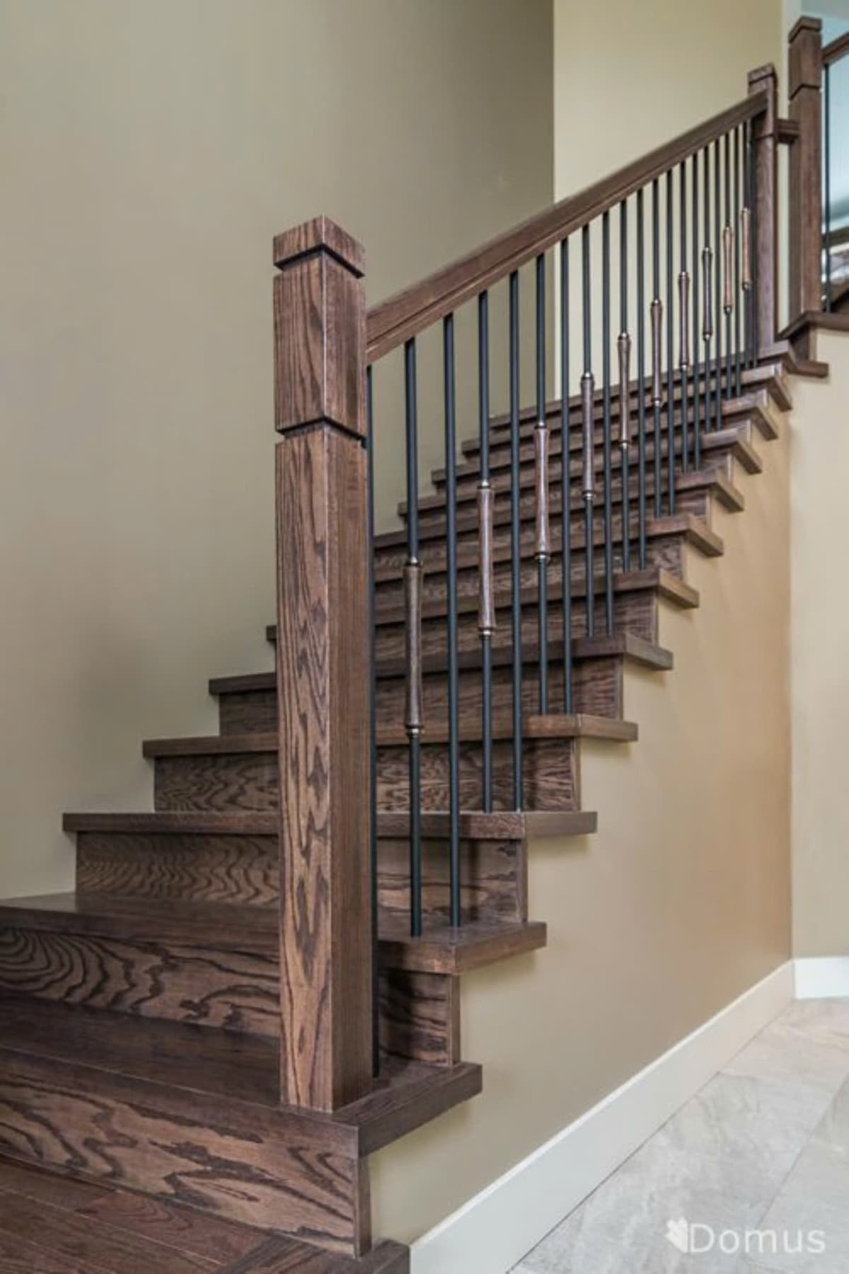 Cầu thang bộ thiết kế hiện đại